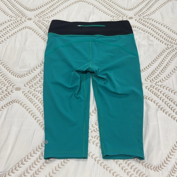 Lululemon Smooth Stride Crop Leggings - Picture 6 of 12